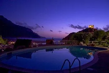 Le Mediterranee Porto (Corsica)