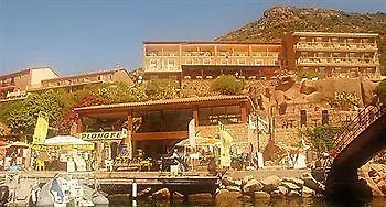 Le Méditerranée 3* Porto (Corsica)