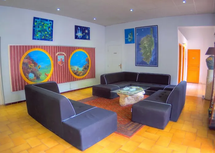 Le Méditerranée 3* Porto (Corsica)