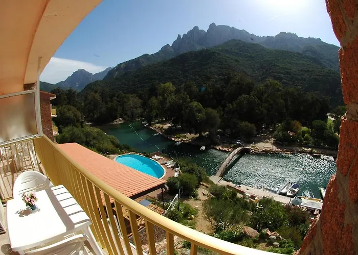 Le Méditerranée 3* Porto (Corsica)